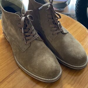 Banana Republic Suede League Chukka Boots